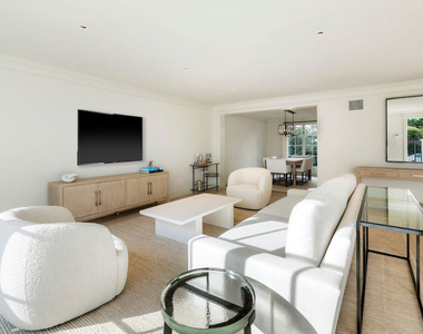 9563 Charleville Boulevard - Photo Thumbnail 5