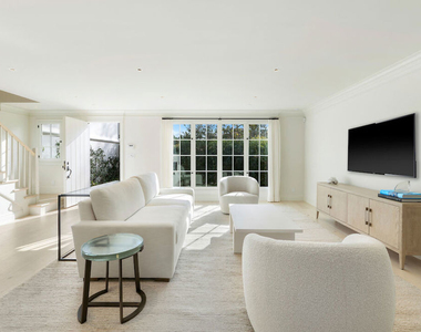 9563 Charleville Boulevard - Photo Thumbnail 3