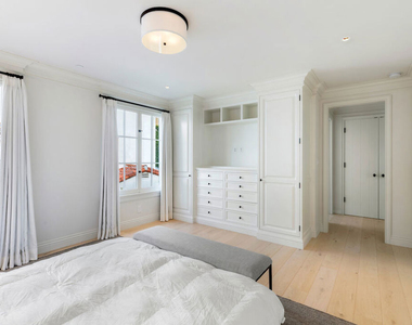9563 Charleville Boulevard - Photo Thumbnail 16