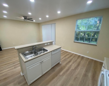 4456 Regal Court - Photo Thumbnail 4
