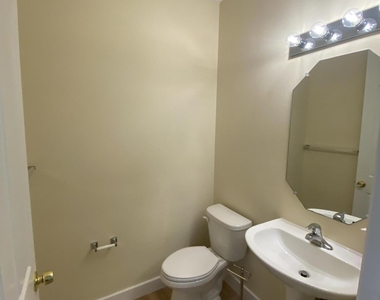 4456 Regal Court - Photo Thumbnail 9