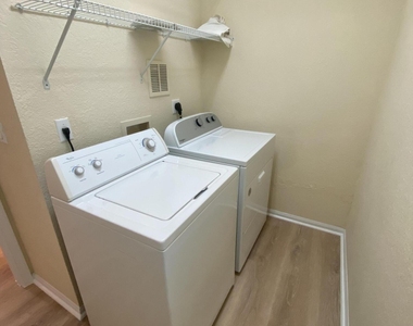 4456 Regal Court - Photo Thumbnail 8