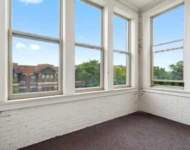 5126 S Greenwood Avenue - Photo Thumbnail 8