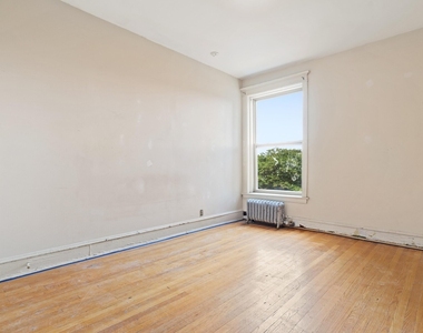 5126 S Greenwood Avenue - Photo Thumbnail 9