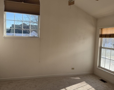 114 Woodbury Lane - Photo Thumbnail 12
