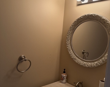 114 Woodbury Lane - Photo Thumbnail 14