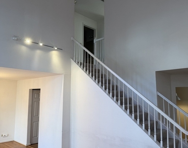 114 Woodbury Lane - Photo Thumbnail 6