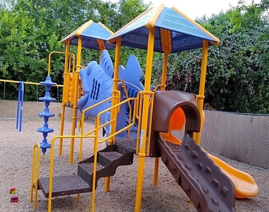 1001 Pecan Valley Dr - Photo Thumbnail 3