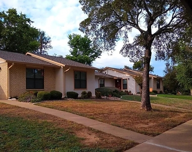 1001 Pecan Valley Dr - Photo Thumbnail 2