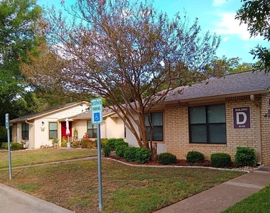 1001 Pecan Valley Dr - Photo Thumbnail 1