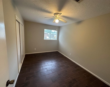 9939 Valley Park Drive - Photo Thumbnail 7