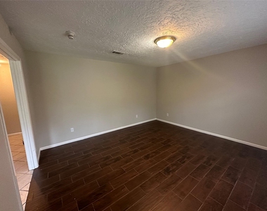 9939 Valley Park Drive - Photo Thumbnail 3
