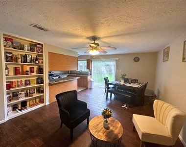 9939 Valley Park Drive - Photo Thumbnail 15
