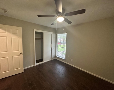 9939 Valley Park Drive - Photo Thumbnail 9