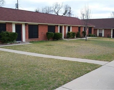 1311 Central Tx Expressway - Photo Thumbnail 1
