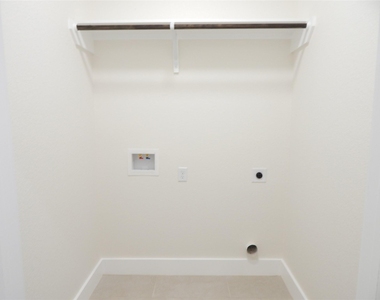 16963 W Juneau - Photo Thumbnail 10