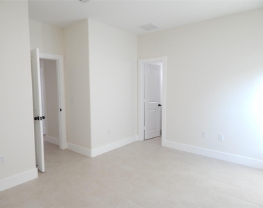 16963 W Juneau - Photo Thumbnail 15