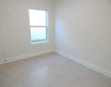 16963 W Juneau - Photo Thumbnail 13