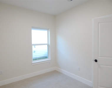 16963 W Juneau - Photo Thumbnail 9