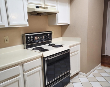 7399 Regency Square Court - Photo Thumbnail 6