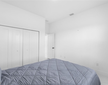 2608 25th Street W - Photo Thumbnail 13