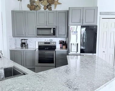 7934 Buccaneer Drive - Photo Thumbnail 6