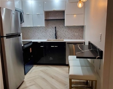 975 9th Avenue S - Photo Thumbnail 5