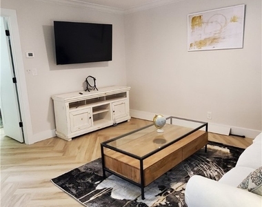 975 9th Avenue S - Photo Thumbnail 3