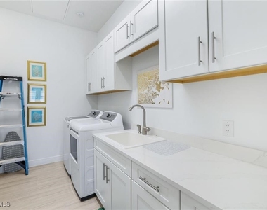 16374 Viansa Way - Photo Thumbnail 17