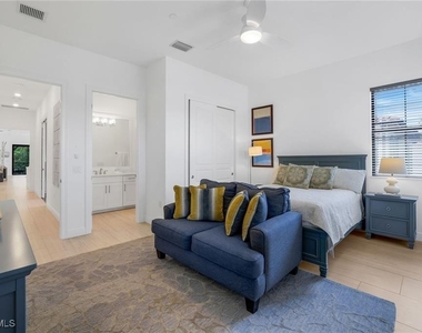 16374 Viansa Way - Photo Thumbnail 10