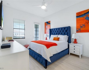 16374 Viansa Way - Photo Thumbnail 15