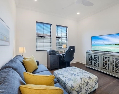 16374 Viansa Way - Photo Thumbnail 13