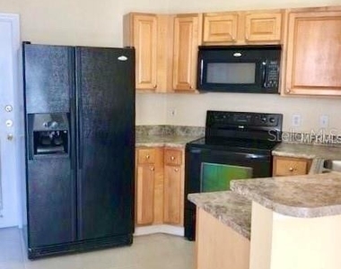 10538 Villa View Circle - Photo Thumbnail 1