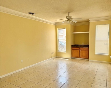 10538 Villa View Circle - Photo Thumbnail 9