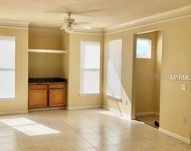 10538 Villa View Circle - Photo Thumbnail 3