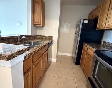 3831 Bowline Circle - Photo Thumbnail 6