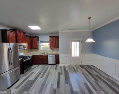 175 Stillwood Drive - Photo Thumbnail 5