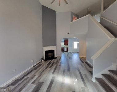 175 Stillwood Drive - Photo Thumbnail 3
