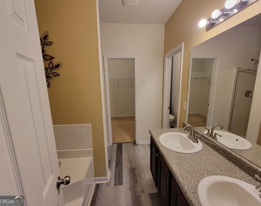 175 Stillwood Drive - Photo Thumbnail 11