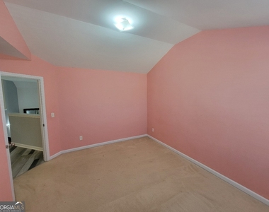 175 Stillwood Drive - Photo Thumbnail 17