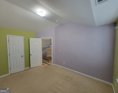 175 Stillwood Drive - Photo Thumbnail 20