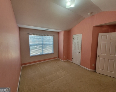 175 Stillwood Drive - Photo Thumbnail 16