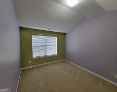175 Stillwood Drive - Photo Thumbnail 18