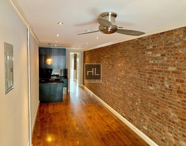 East 6th Street - Photo Thumbnail 2