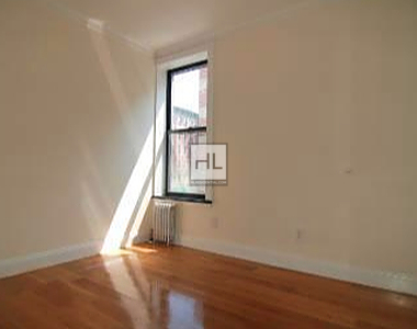 East 6th Street - Photo Thumbnail 9