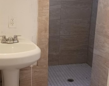 725 N E Street - Photo Thumbnail 4