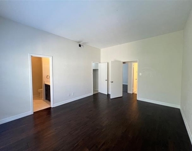 10432 High Hollows Drive - Photo Thumbnail 15