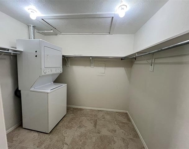 10432 High Hollows Drive - Photo Thumbnail 13