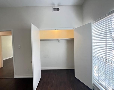 10432 High Hollows Drive - Photo Thumbnail 26
