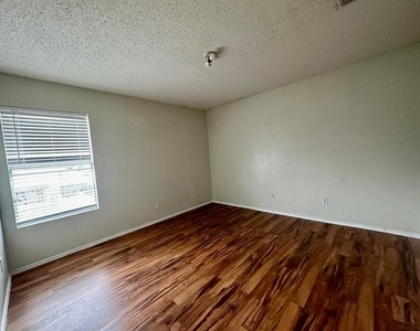5437 New Castleton Lane - Photo Thumbnail 10